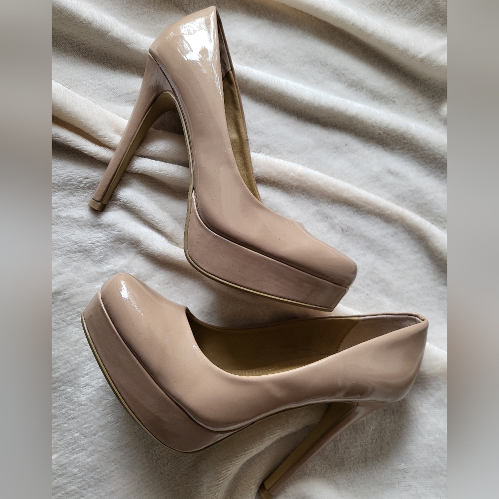 🌻👠Chinese Laundry Blush Patent Leather Heels